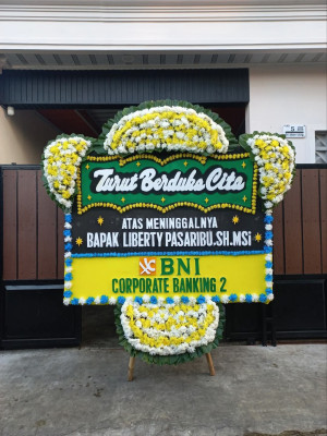 Papan Bunga Duka di Anggut Atas