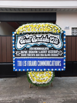Papan Bunga Duka di Anggut Atas